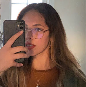 Meet your Posher, Paola